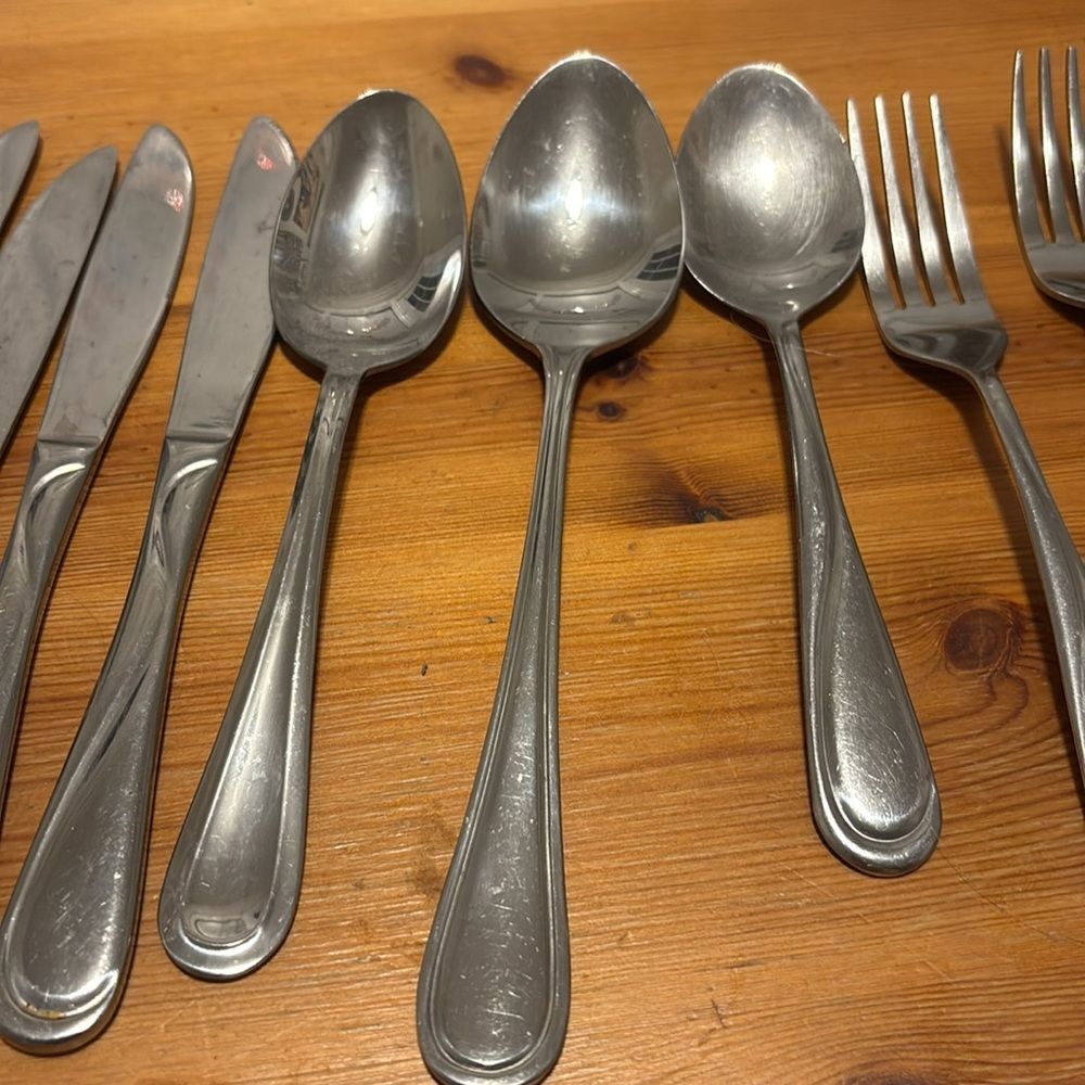 Mismatched silverware bundle - Picture 3 of 4
